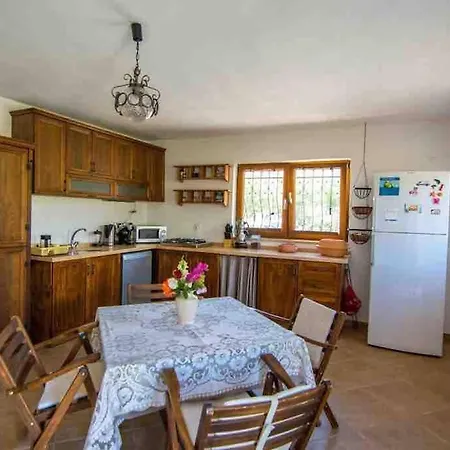 فيلة Tam Ay Kaya Koyde Mustakil Havuzlu Belen (Fethiye)
